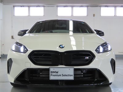 2025 BMW 1 SERIES photo 9
