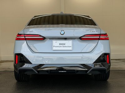 2024 BMW 5 SERIES photo 9
