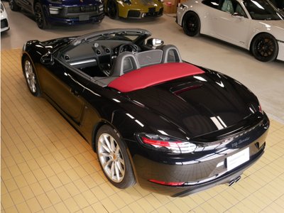 PORSCHE 718 - 8