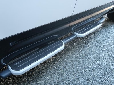 LAND ROVER DEFENDER - 4