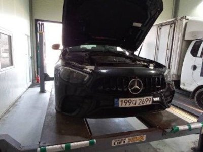 MERCEDES-BENZ E-CLASS - 1