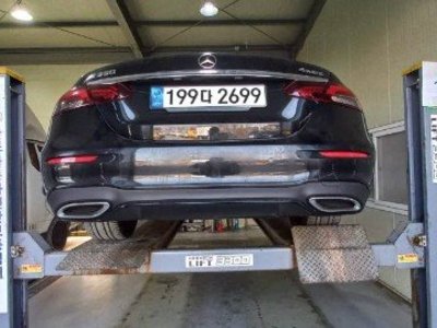 MERCEDES-BENZ E-CLASS - 2