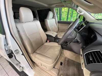 TOYOTA LAND CRUISER PRADO - 8