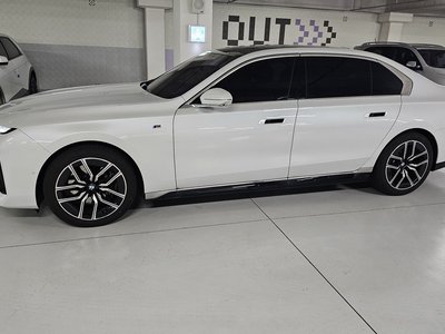 صورة 4 لـ 2024 BMW 7 SERIES