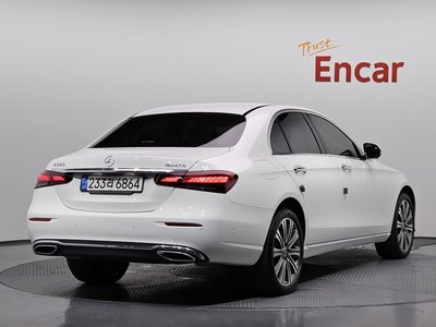 2022 Mercedes-BENZ E-CLASS photo 4