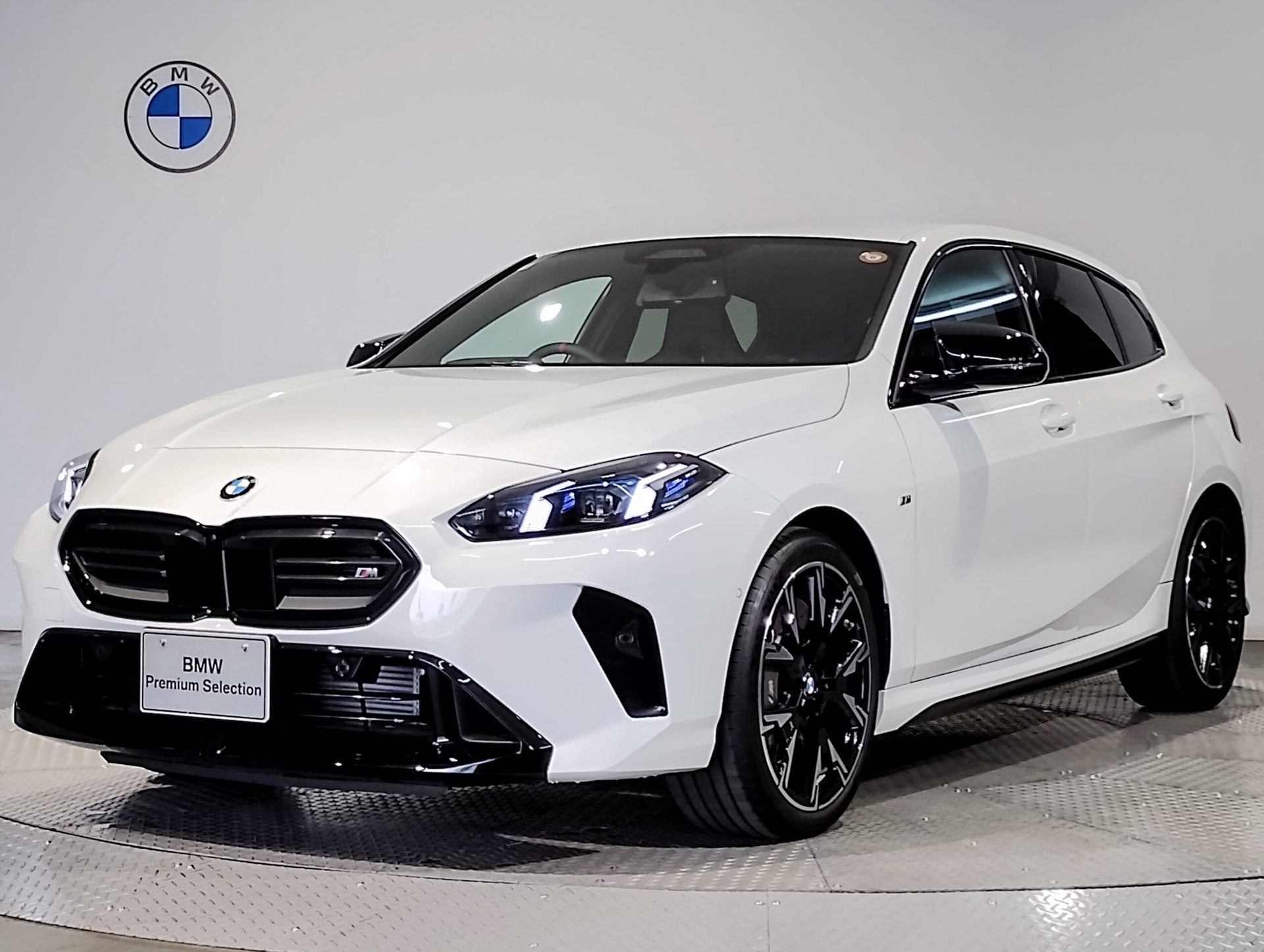 BMW 1 SERIES - View 1