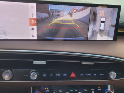 2024 Genesis GV70 thumbnail 12