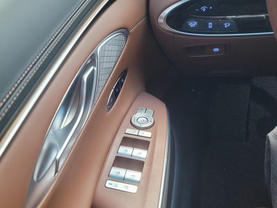 2024 Genesis GV70 photo 3