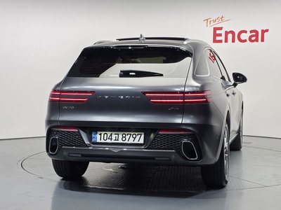 صورة 3 لـ 2022 Genesis GV70