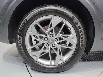 صورة 8 لـ 2022 Genesis GV70