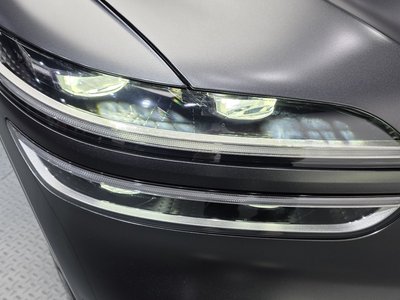 صورة 9 لـ 2022 Genesis GV70