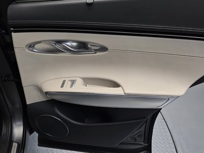 2022 Genesis GV70 thumbnail 15