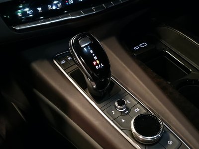 CADILLAC ESCALADE - 8