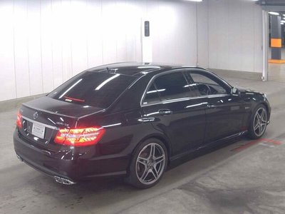 MERCEDES-BENZ E-CLASS AMG - 5