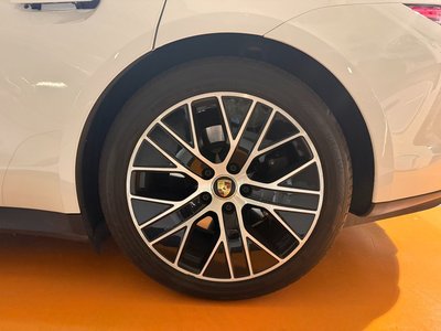 PORSCHE TAYCAN - 5