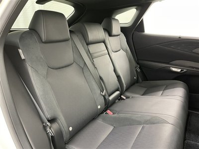 صورة 8 لـ 2024 Lexus RX