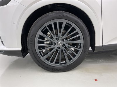 صورة 6 لـ 2024 Lexus RX