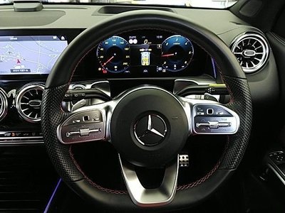 MERCEDES-BENZ GLB - 8