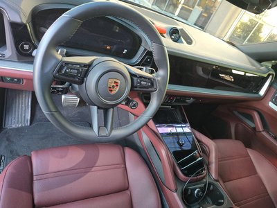 صورة 10 لـ 2024 Porsche CAYENNE
