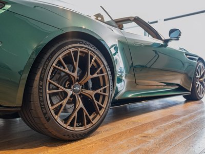 2025 Aston Martin DB12 VOLANTE 照片 15