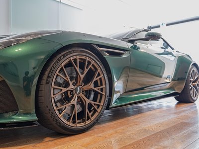 2025 Aston Martin DB12 VOLANTE 照片 13