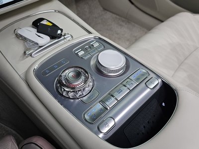 2022 Genesis G90 (RS4) — миниатюра 12