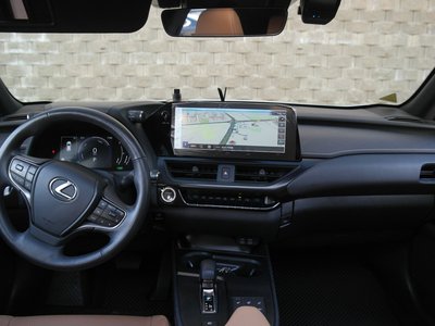 صورة 7 لـ 2024 Lexus UX