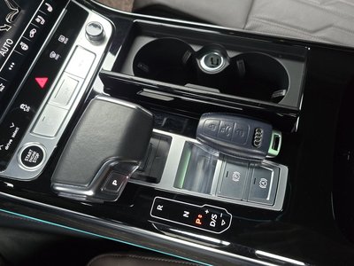 صورة مصغرة 12 لـ 2023 AUDI A8