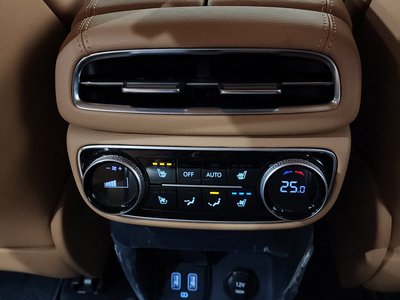 2022 Genesis GV80 thumbnail 19