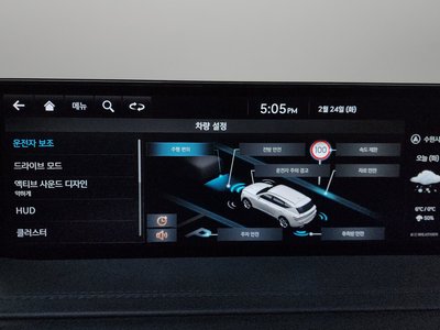 2022 Genesis GV80 thumbnail 16