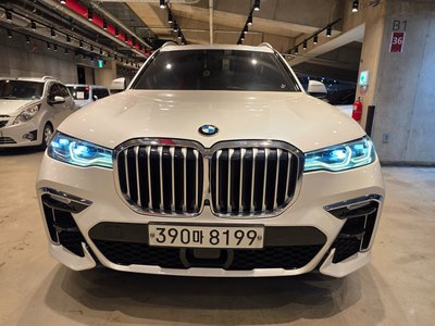 BMW X7 - 7