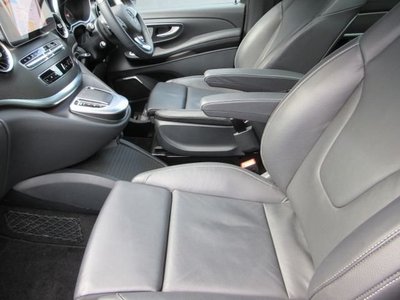 2023 Mercedes-BENZ V-CLASS photo 6