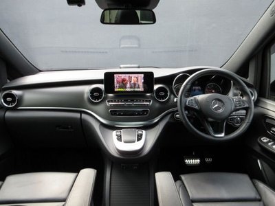 2023 Mercedes-BENZ V-CLASS photo 3