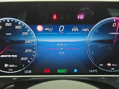 MERCEDES-BENZ E-CLASS - 8