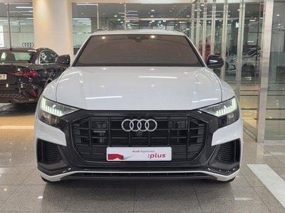 AUDI Q8 - 2