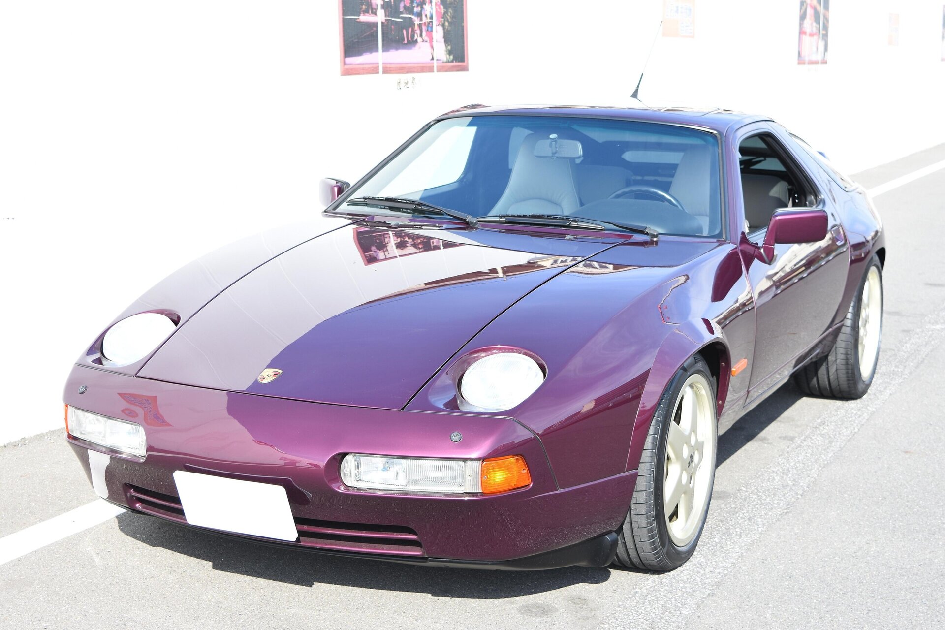 PORSCHE 928 - View 1