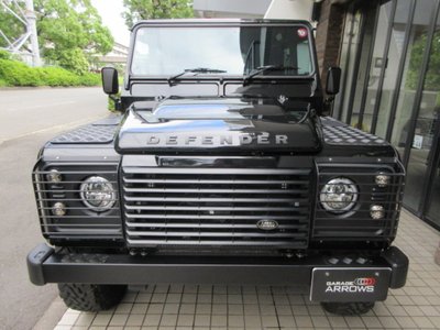 LAND ROVER DEFENDER - 2