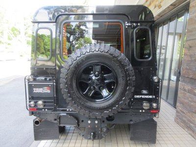 LAND ROVER DEFENDER - 3