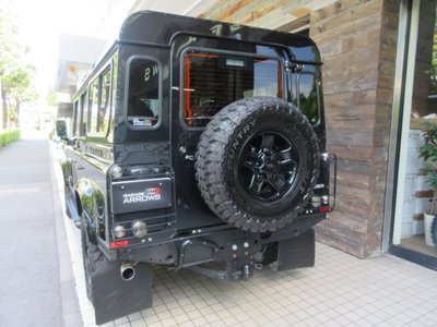 LAND ROVER DEFENDER - 9
