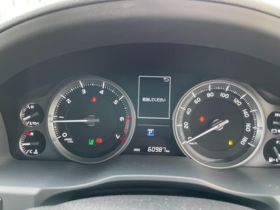 2017 Toyota LAND CRUISER 200 photo 5