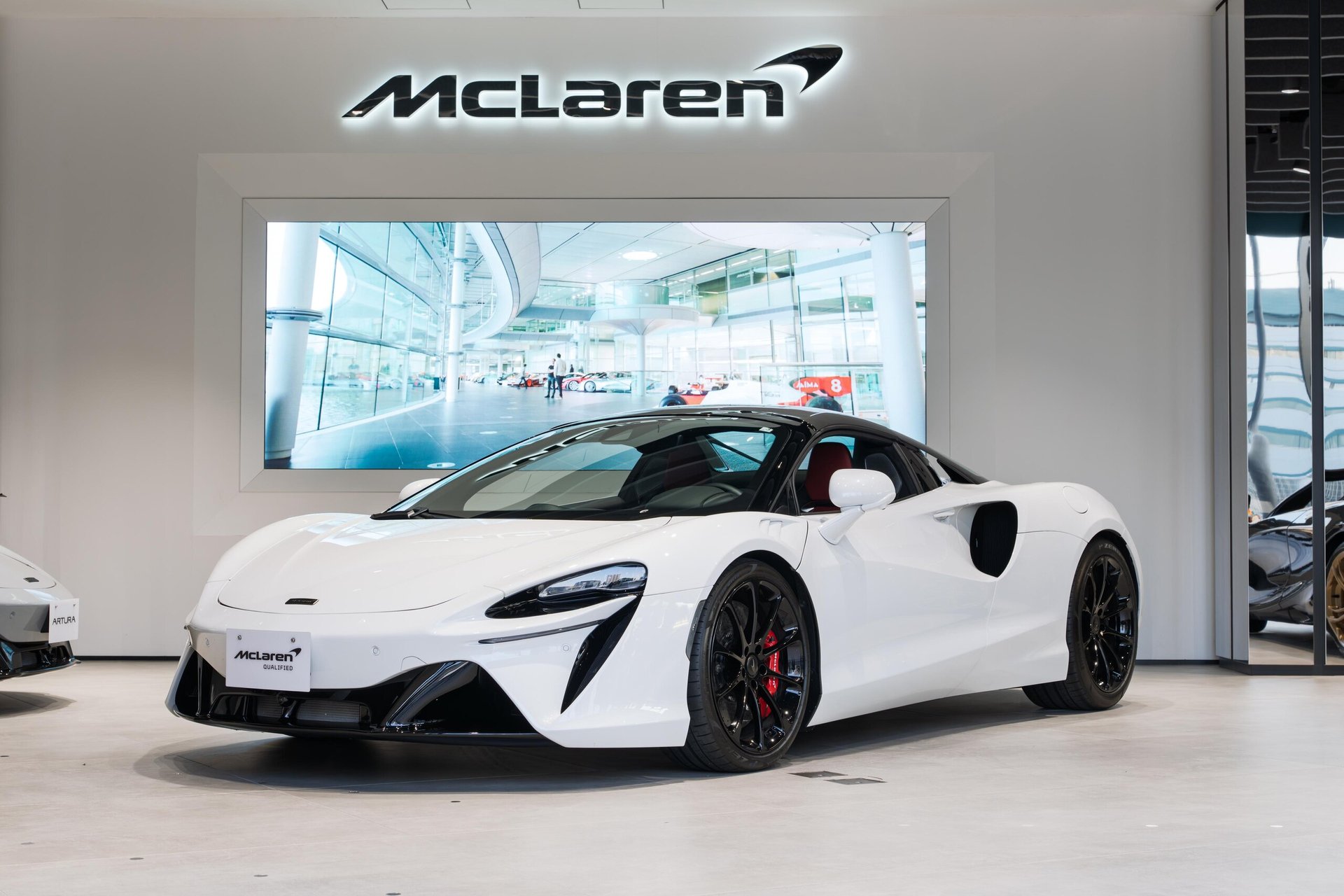 MCLAREN ARTURA SPIDER - View 1