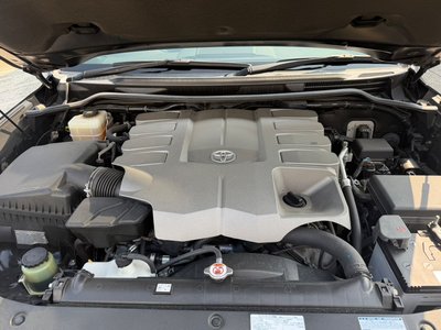 صورة 8 لـ 2017 Toyota LAND CRUISER 200