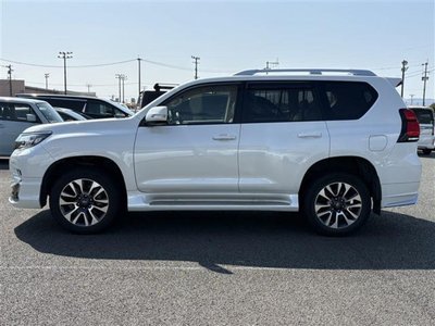 TOYOTA LAND CRUISER PRADO - 8