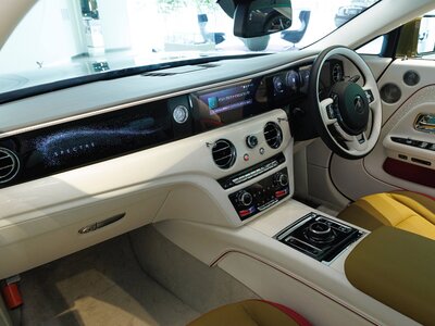 ROLLS ROYCE SPECTRE 2024 thumbnail 13
