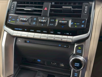 2024 Toyota LAND CRUISER 300 缩略图 35