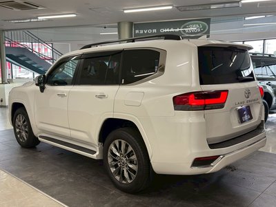 صورة 7 لـ 2024 Toyota LAND CRUISER 300