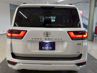 صورة 8 لـ 2024 Toyota LAND CRUISER 300