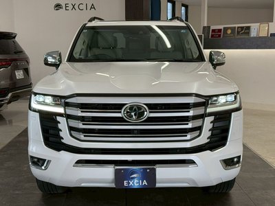 صورة 5 لـ 2024 Toyota LAND CRUISER 300