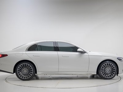 2025 Mercedes-BENZ E-CLASS — фото 3