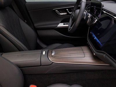2025 Mercedes-BENZ E-CLASS 缩略图 19
